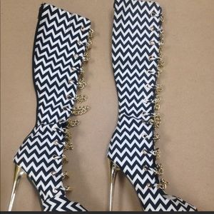 Black and white chevron print boot